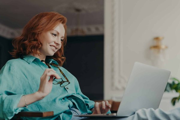 Quelles étapes suivre pour publier un livre de recettes inspirées de séries télévisées populaires ?